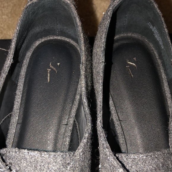 Brand New Vera Wang Gray Loafers - Picture 6 of 9